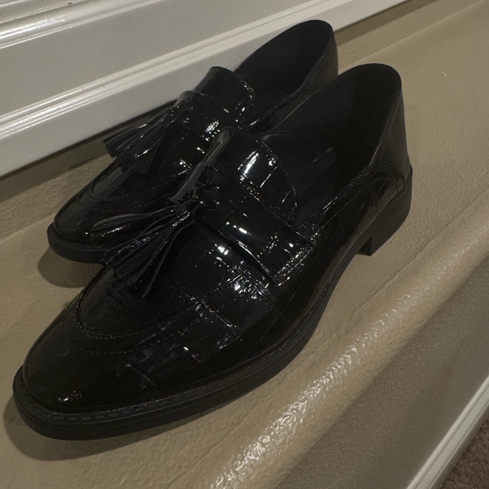 Black Textured loafers with Glossy Finish